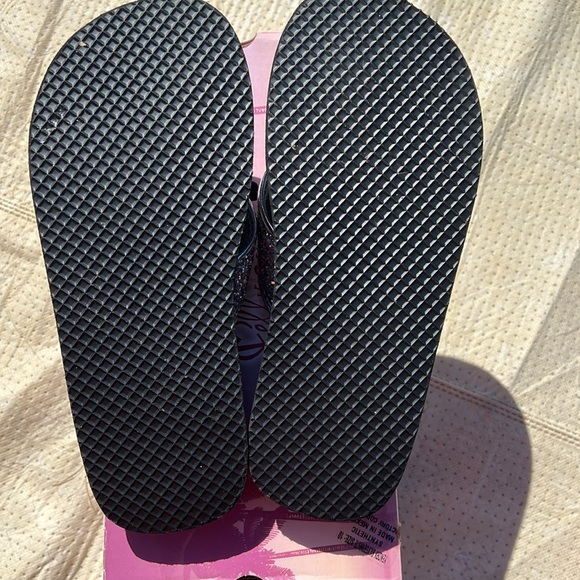 Brand new jelly pop sandals. Not sure on size but 9 inches heal to toe. - Picture 3 of 9